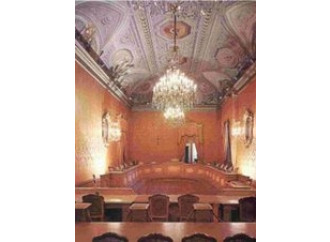 La Consulta boccia a metà
il «legittimo impedimento»